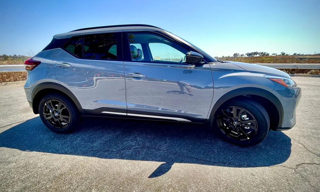 اجاره نیسان کیکس 2023